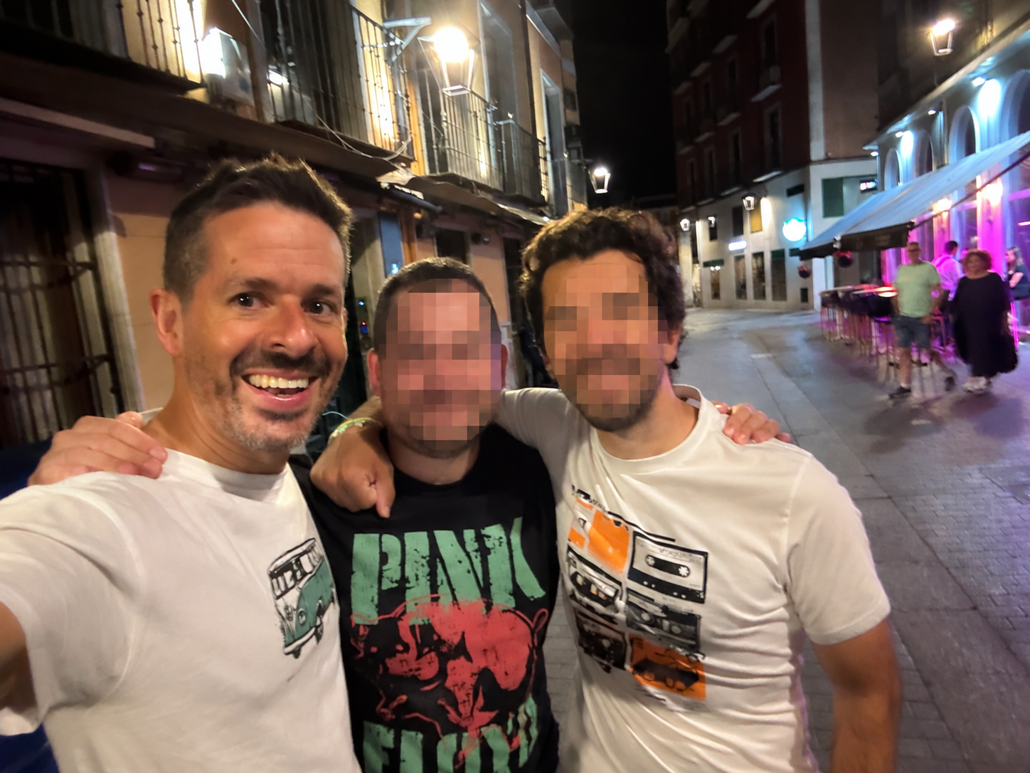 Toño Velasco con amigos